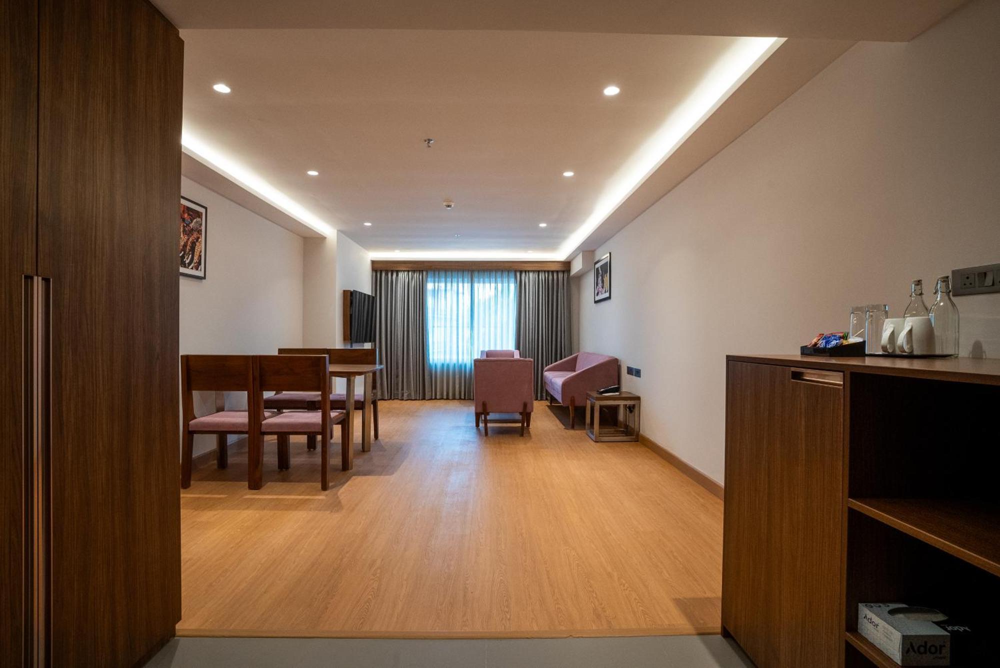 Lilac Hotel Гуруваюр Экстерьер фото